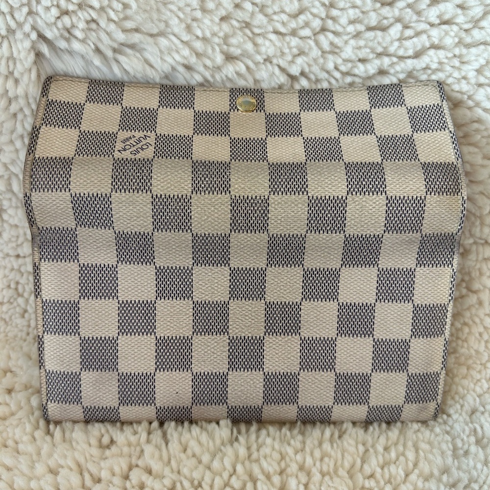 Louis Vuitton Damier Azur Sarah Wallet - Picture 4 of 13